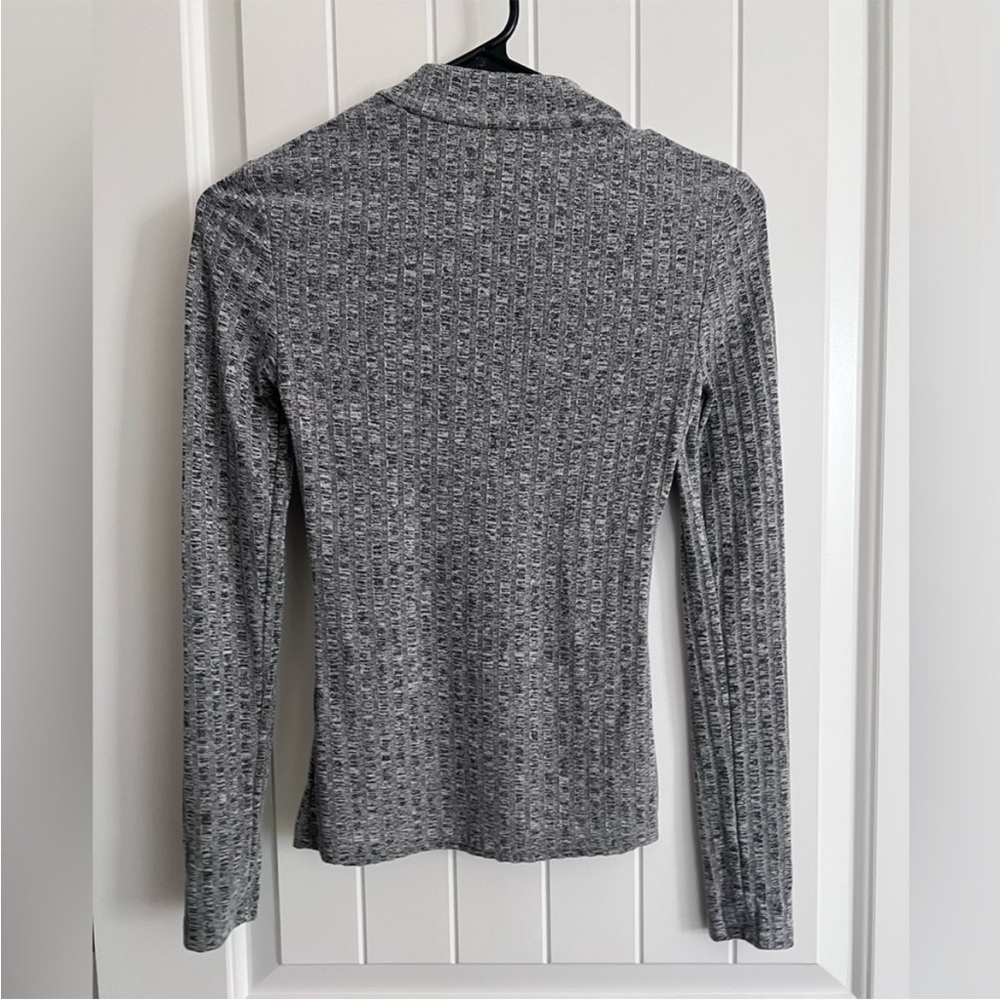 Textured Gray Patterned Top - Picture 2 of 6